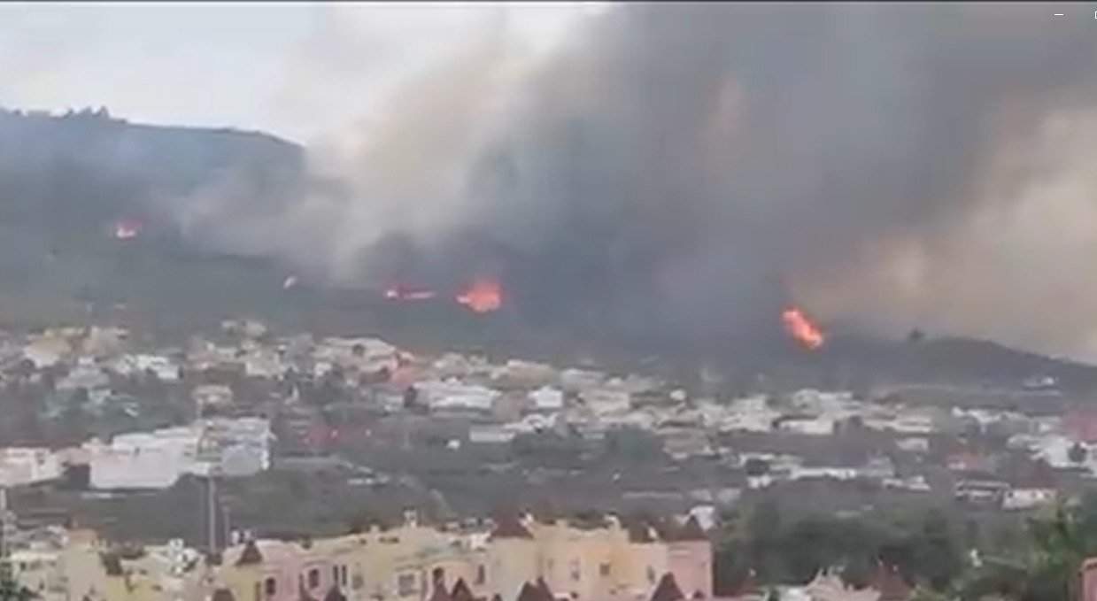 En la isla de Tenerife, España, 3 mil personas fueron evacuadas debido a un incendio