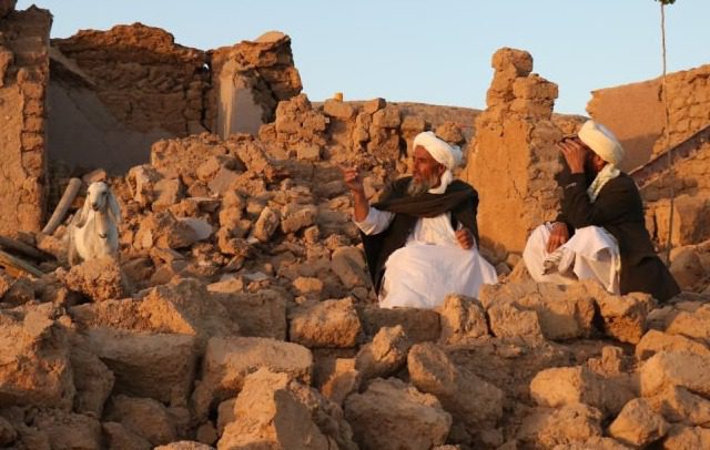 Terremoto en Afganistán suma dos mil víctimas mortales