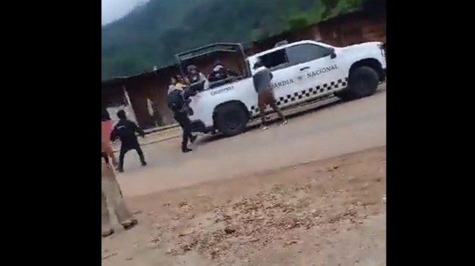 En Chiapas, pobladores de Oxchuc retienen a elementos de la Guardia Nacional