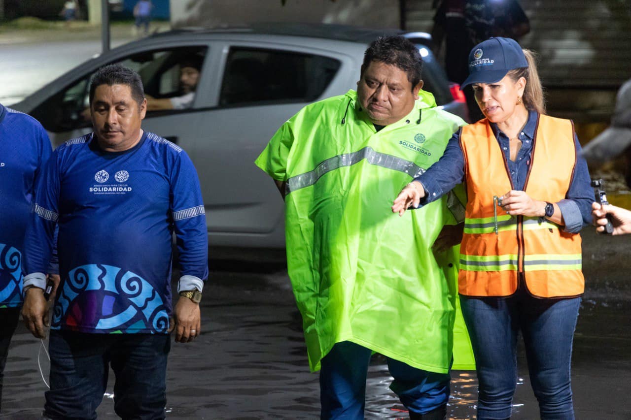 Supervisa Lili Campos limpieza de alcantarillas por fuertes lluvias