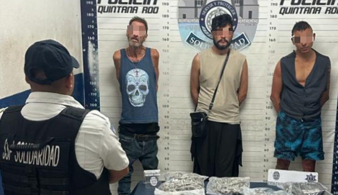 Por robo a joyería, policías de Solidaridad atrapan a 3 sujetos