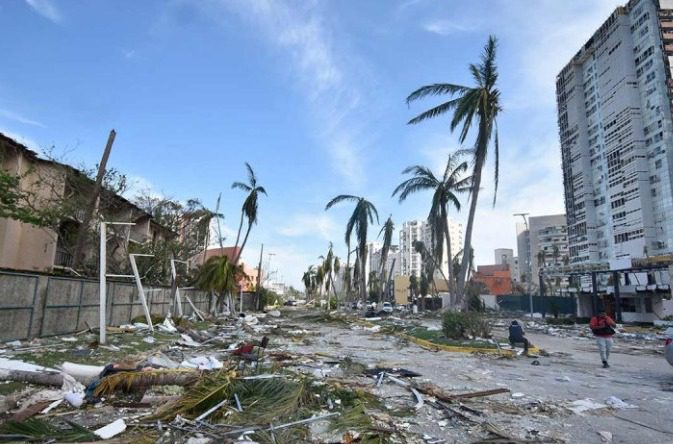 Tras el paso de Otis, 263 extranjeros han recibido apoyo para salir de Acapulco: SRE