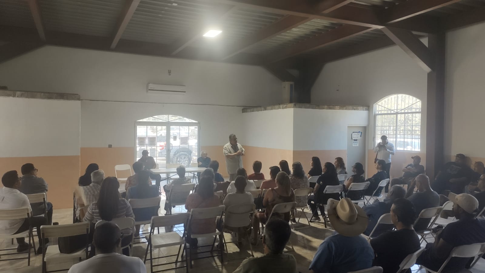 Alberto Capella se reúne con colonos del Ejido Ojo de Agua en un diálogo por la seguridad y las necesidades reales de la población