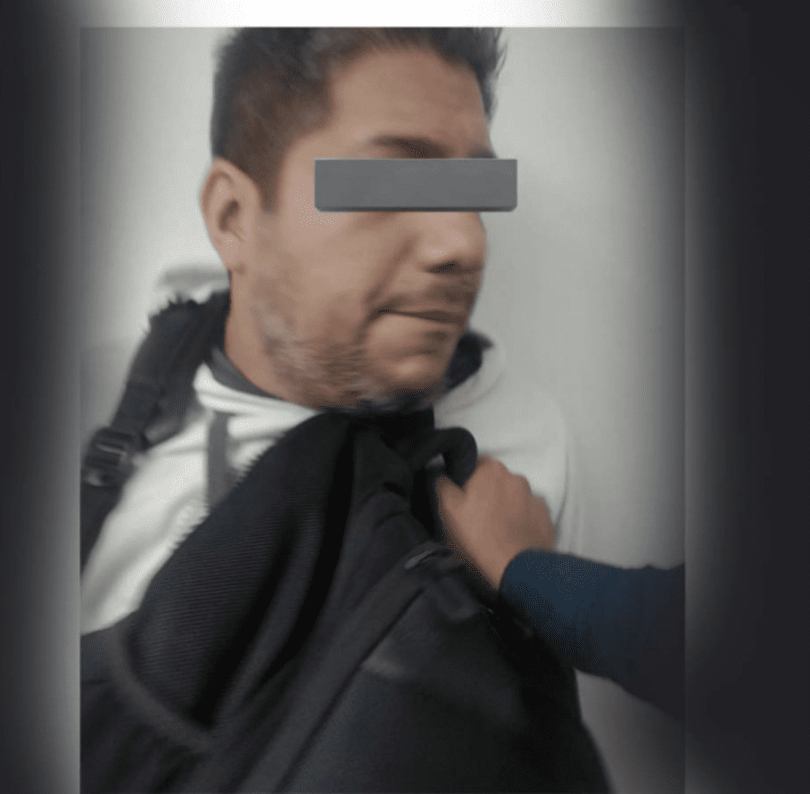 Piden a hombre en Metro que no rebase la línea amarilla y golpea al vigilante