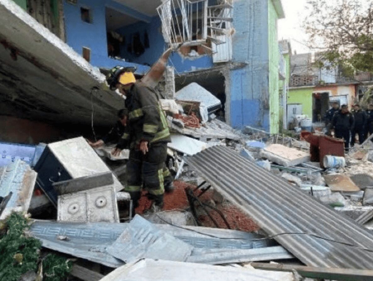 Explosión de un tanque de gas en Gustavo A. Madero (GAM) causa daños significativos en varias viviendas