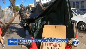 Hombre ofrece fentanilo gratis frente a escuela de San Francisco