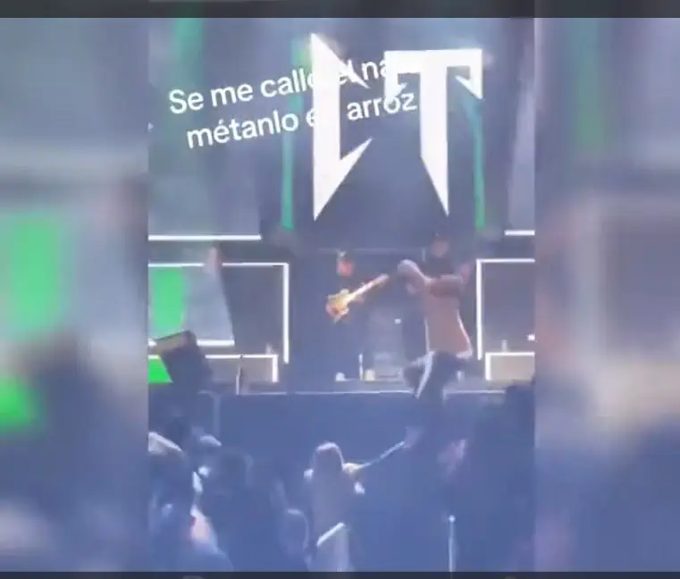 Natanael Cano cae despaldas en pleno concierto; quiso presumir sus pasos de baile, pero no resultó