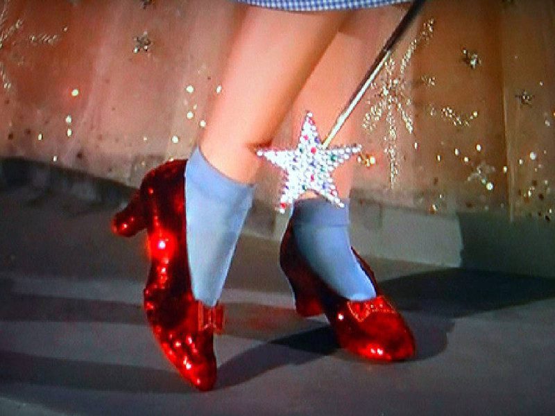 Anciano es declarado culpable por robar zapatillas de ‘El Mago de Oz”