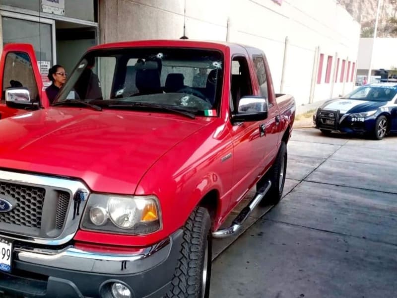 Atacan a padres que acudían a la audiencia por el feminicidio de su hija