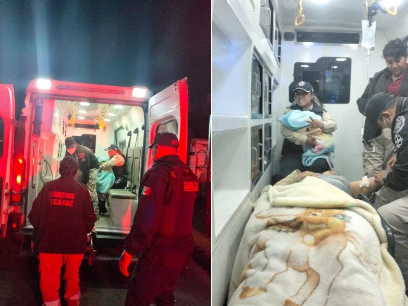 Elementos de la Guardia Civil auxilian a una mujer en labores de parto