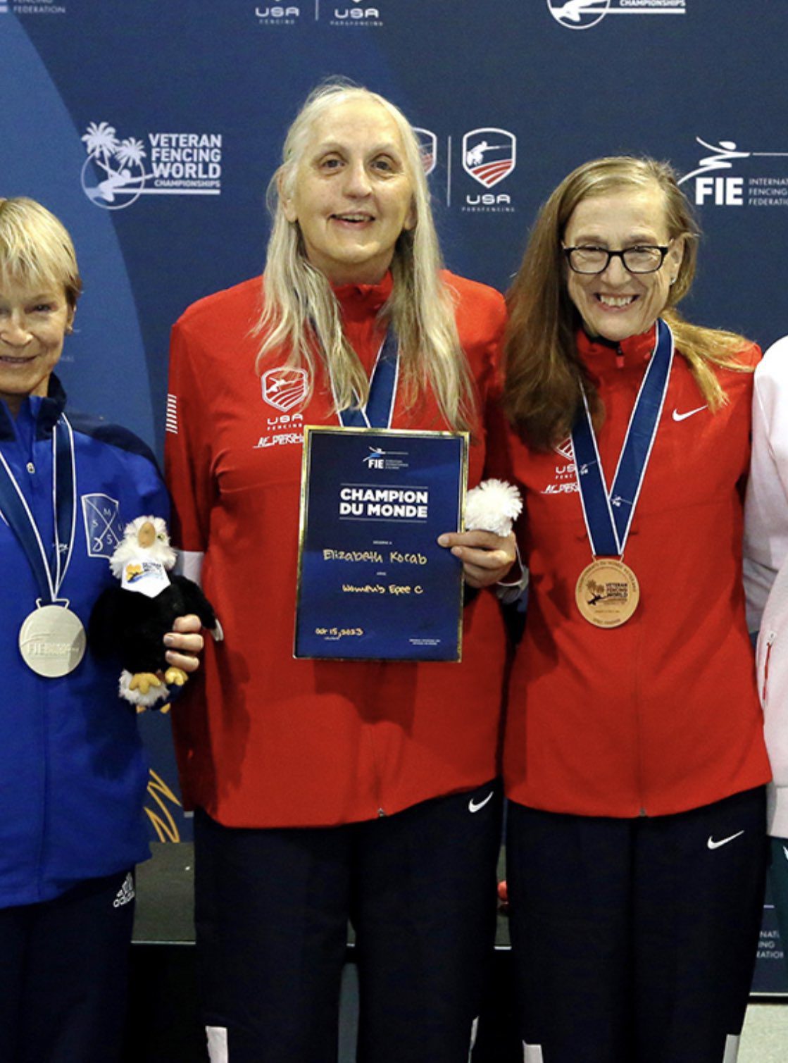 Esgrimista transgénero vence a la 14 veces campeona mundial femenina