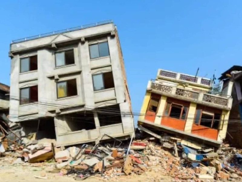 Un terremoto en Nepal causa 69 muertes; las labores de rescate siguen