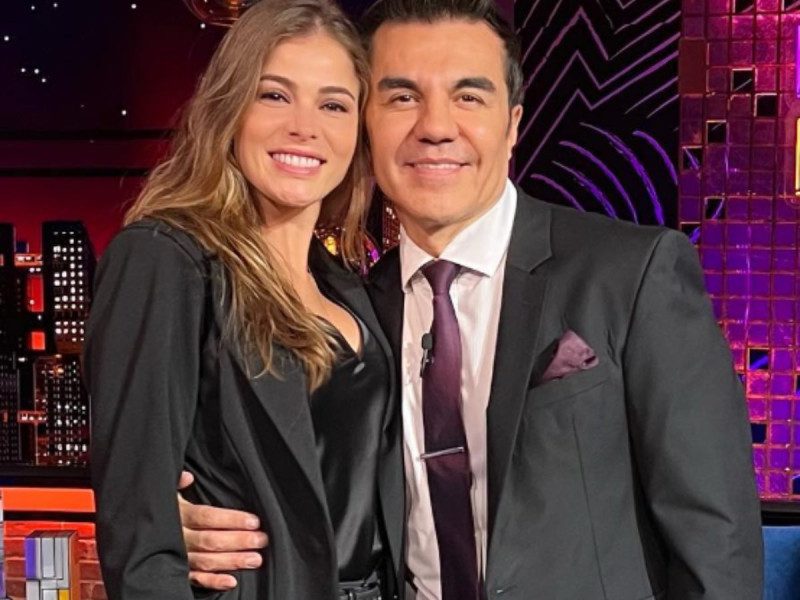 “Nuestro regalo de Dios”, Adrián Uribe anuncia el nacimiento de su bebé