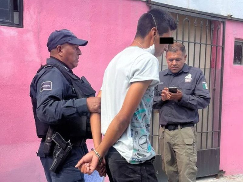 Atrapan a joven que utiliza Facebook para vender cachorros con pulgas y garrapatas