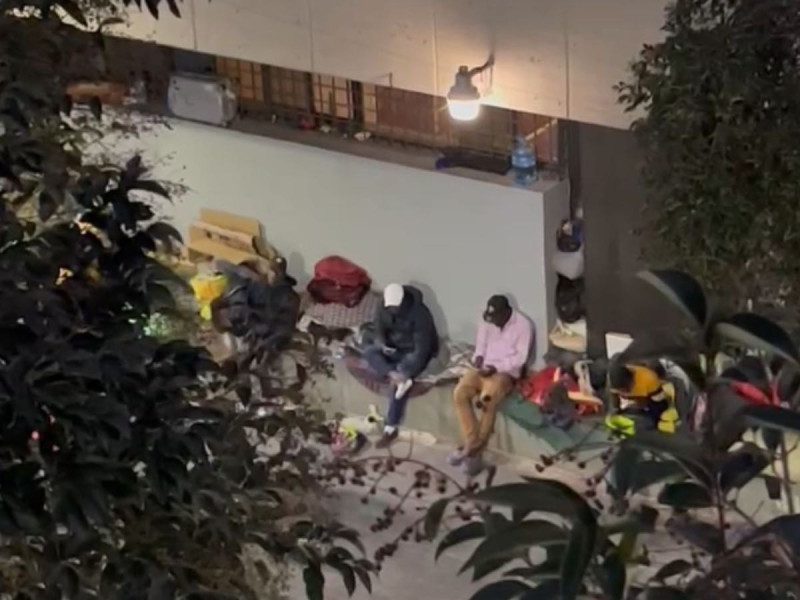 Vecinos exigen retirar campamento en la Juárez