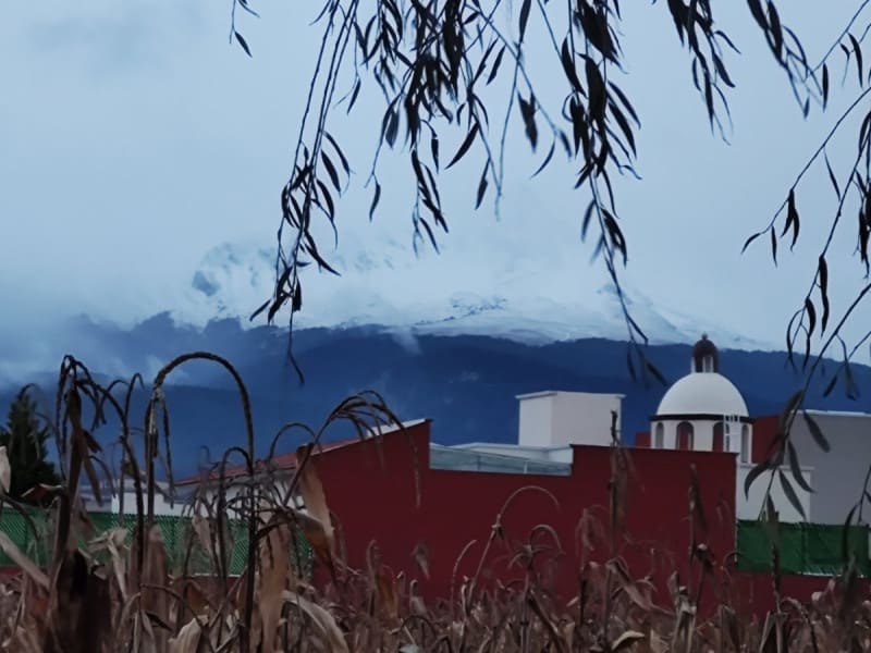 El acceso al cráter del Nevado de Toluca se encuentra cerrado debido a una intensa nevada