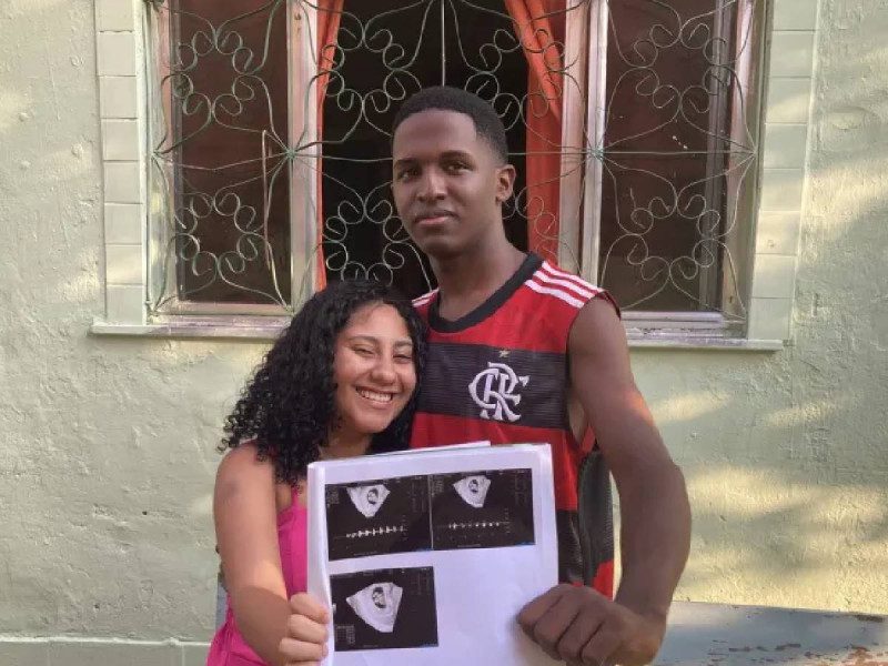 Una chica de 18 años de Brasil está embarazada por primera vez y espera quintillizos