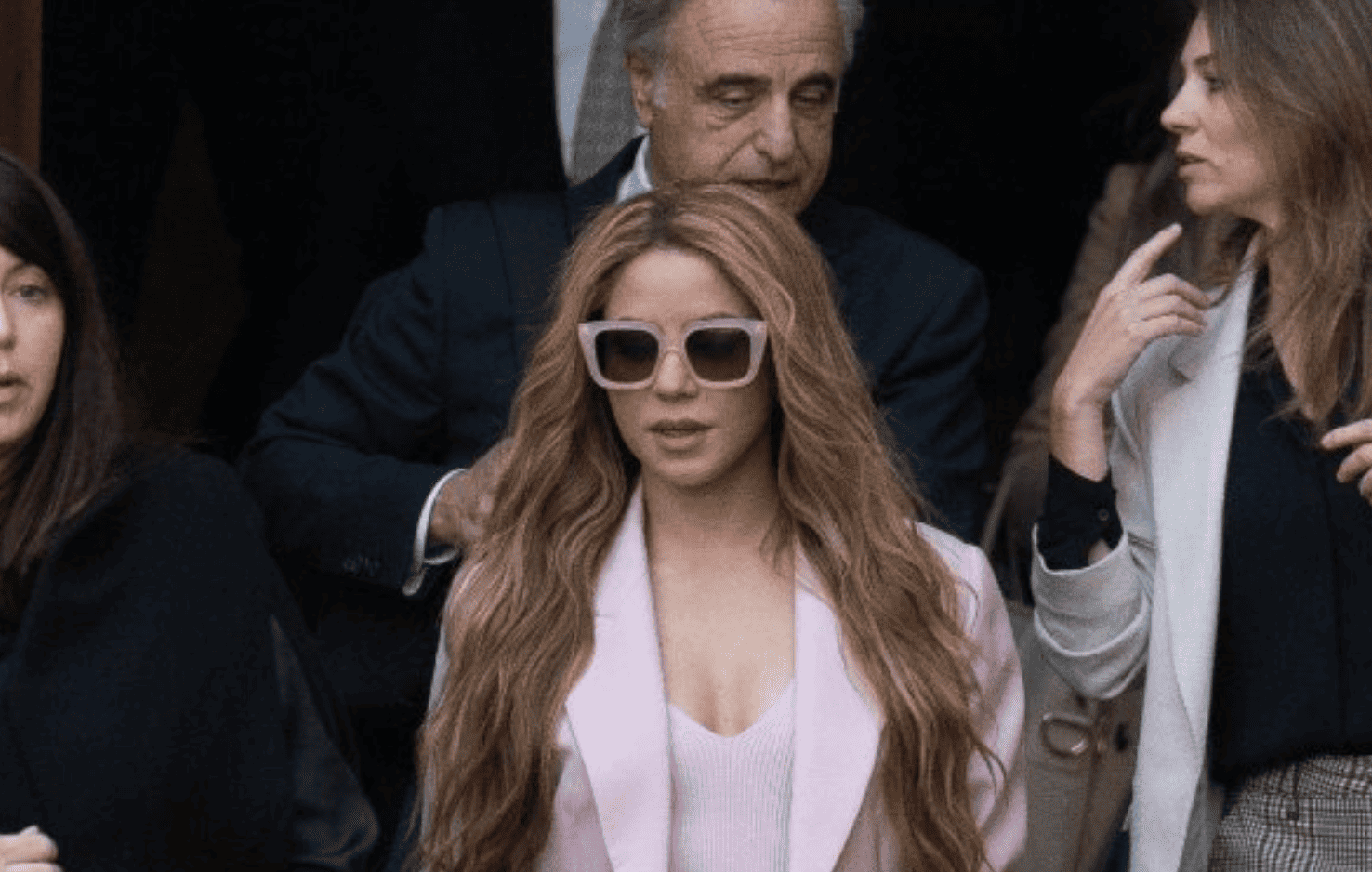 Shakira admite responsabilidad por fraude fiscal en España y evita ir a prisión