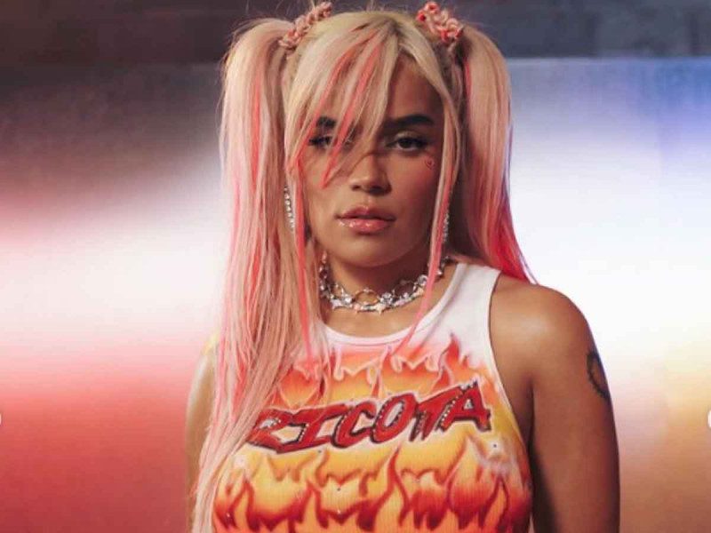 La cantante Karol G ingresa a una prisión en Colombia