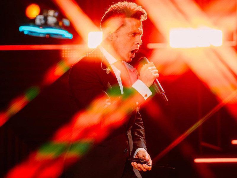 AMLO reconoce a Luis Miguel por sus donativos para Acapulco