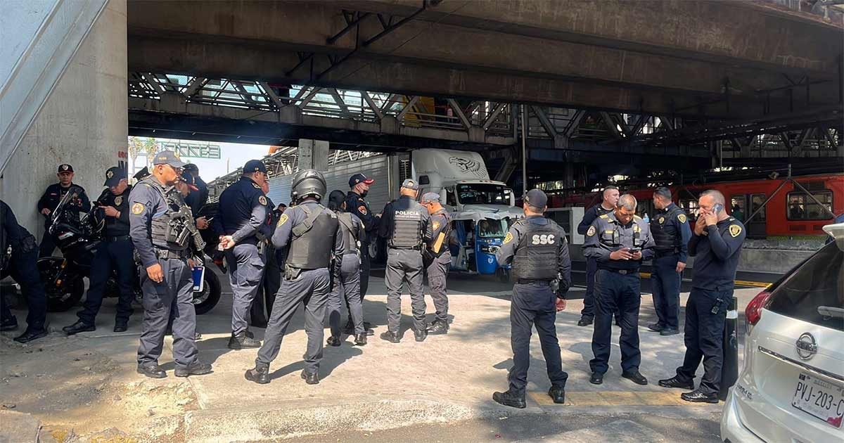 Por descarga eléctrica, pierde la vida asaltante en las afueras del metro de la CDMX