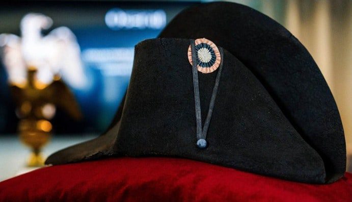 Subastan sombrero de Napoleón en más de 2 millones de dólares