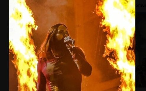 Jared Leto causa sensación al saltar desde el techo en el Corona Capital 2023