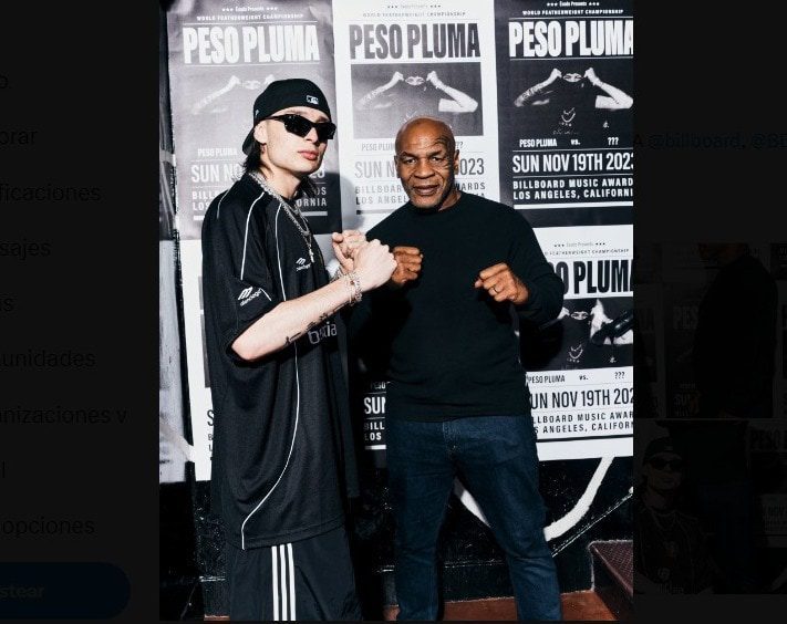 Peso Pluma triunfa en los BBMAs y Mike Tyson se encarga de entregarle el premio