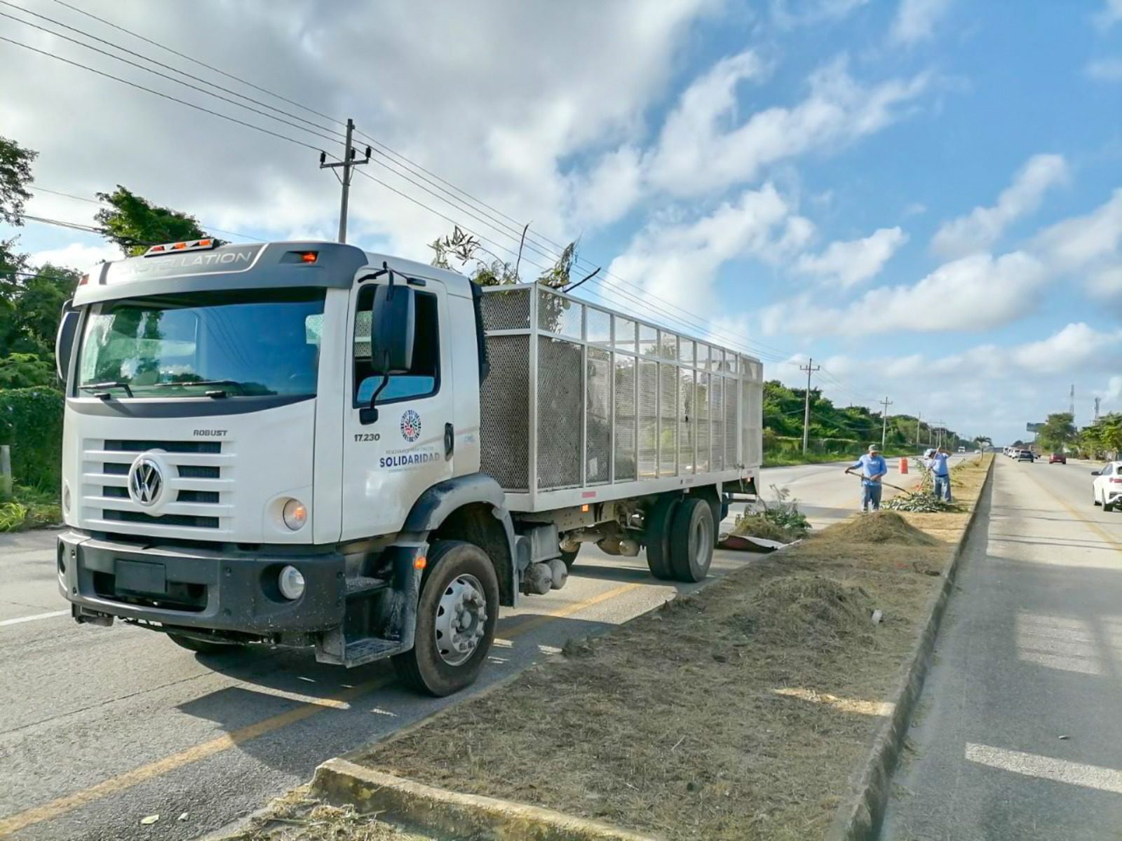 Se mantiene la limpieza de las carreteras en Solidaridad