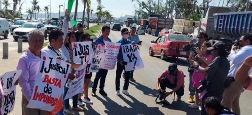Reporteros protestan en Guerrero por agresión a periodistas