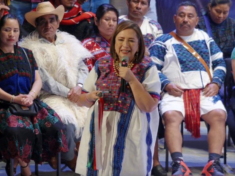 Pueblos indígenas de Chiapas entregan bastón de mando a Xóchitl Gálvez