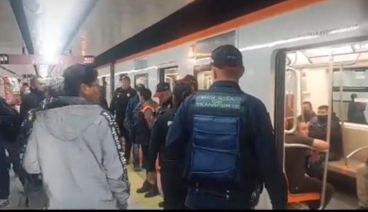 Usuarios del Metro de la CDMX son desalojados de la Línea 1