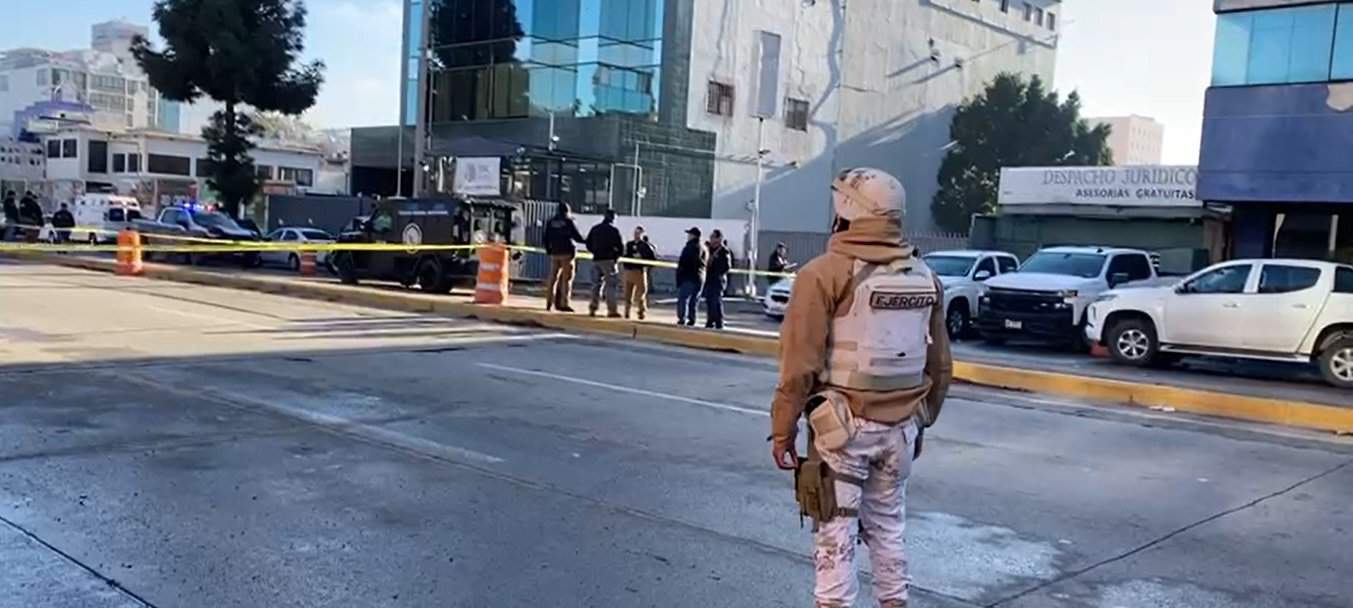 Balean instalaciones de la FGR en Tijuana