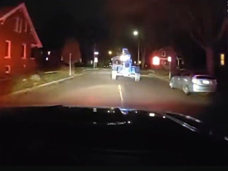 En Michigan, un niño roba un montacargas y protagoniza una persecución