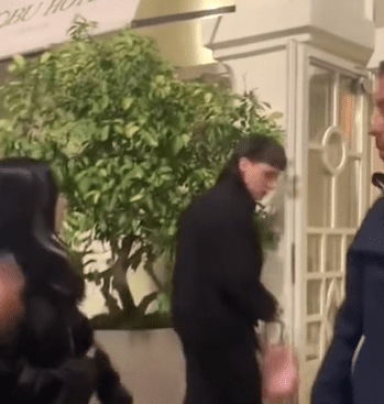 Peso Pluma ignora a sus seguidores, mientras que Nicki Nicole se queda con ellos