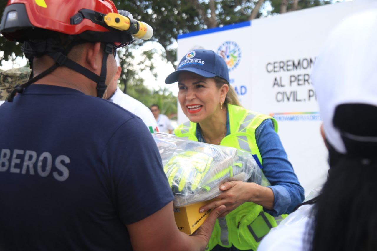 Elementos de Protección Civil ya tienen nuevos uniformes
