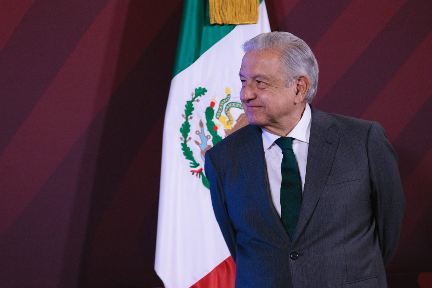 AMLO advierte posible golpe de estado contra Samuel García en NL