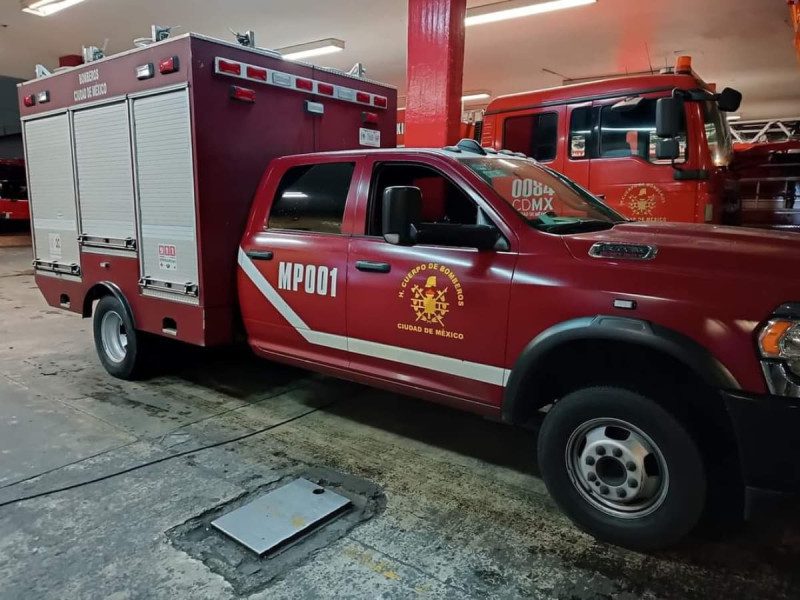 Bomberos buscan un milagro: recuperar la mochila extraviada