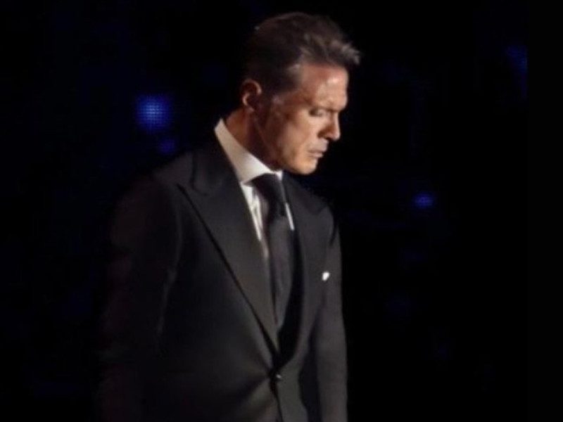 ¿Será Pepe grillo que hace una aparición especial en el concierto de Luis Miguel?