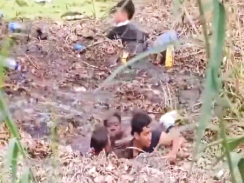 Dos migrantes mueren en el fango del Río Bravo