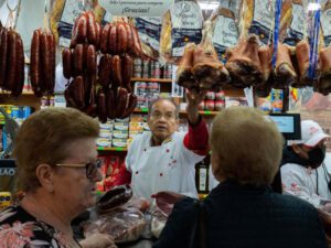 ¡Cena navideña del 2023: más costosa y complicada!