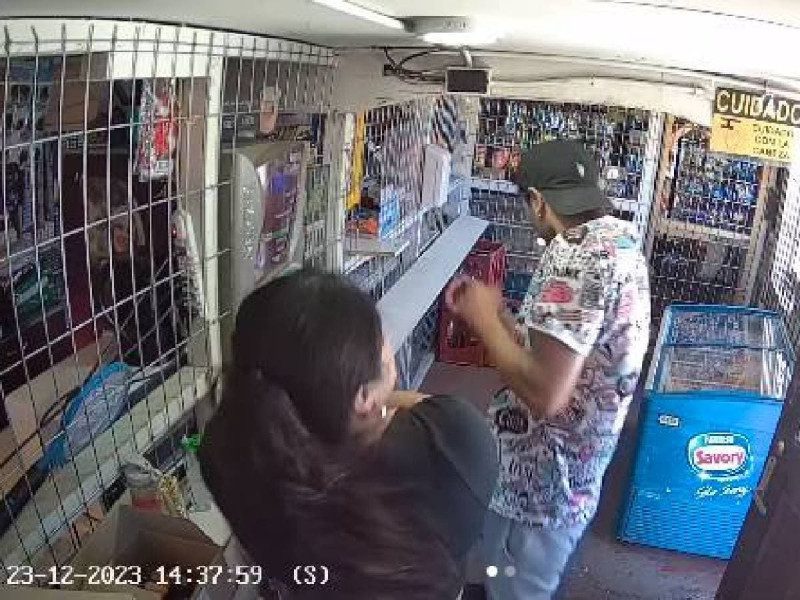 Mujer golpea a acosador estudiante de psicología