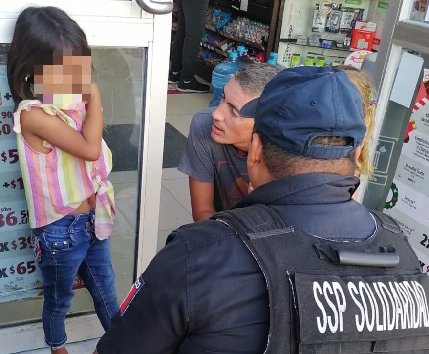 La Policía de Solidaridad responde con rapidez al reporte de niña extraviada