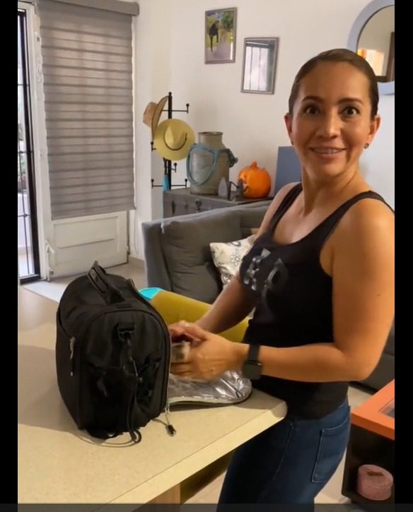 Hombre le regala el aguinaldo a su esposa y se viraliza en redes