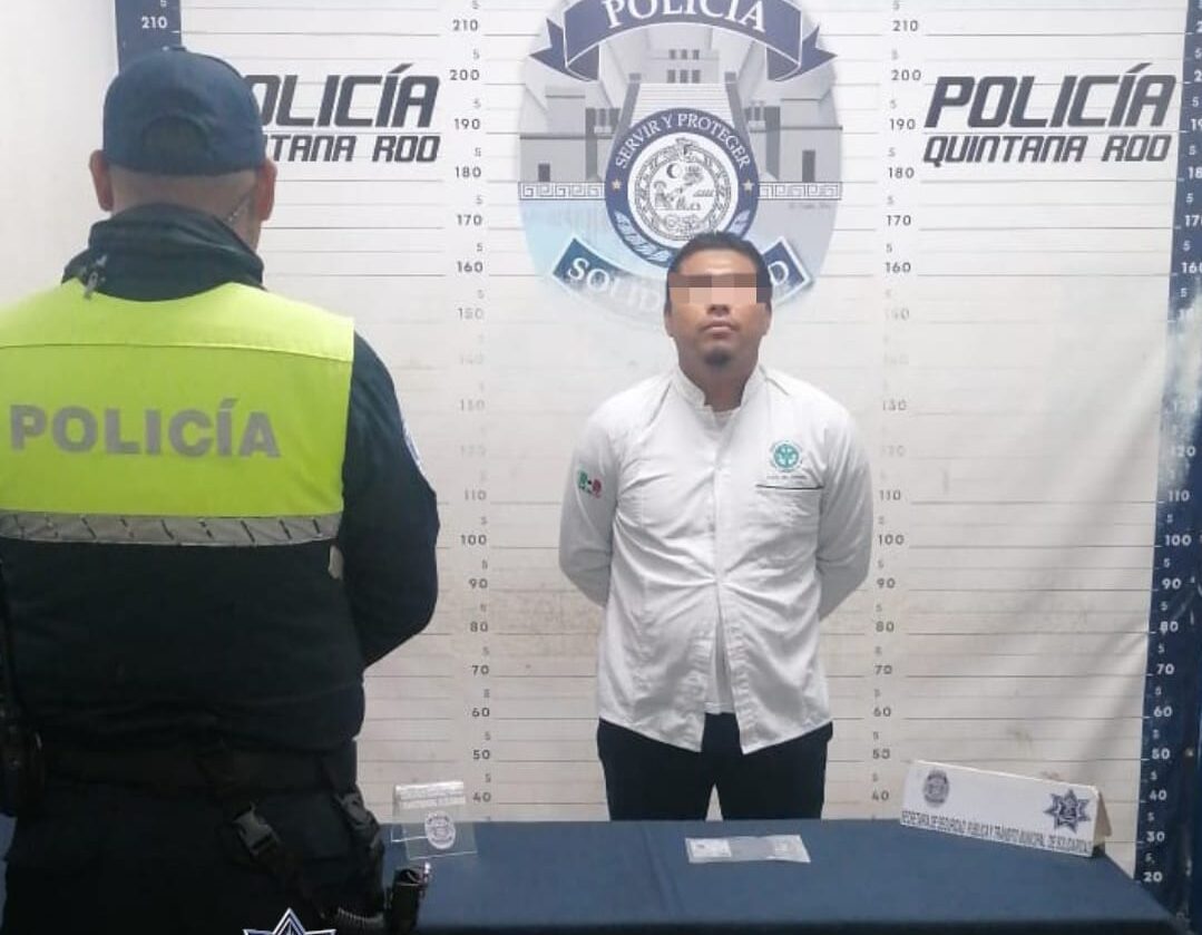 Policías de Tránsito aseguran a individuo con licencia apócrifa