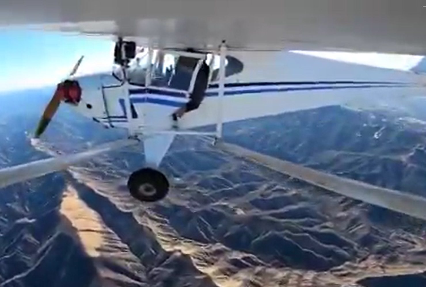 Popular YouTuber, sentenciado a 6 meses de prisión, tras estrellar intencionalmente un avión