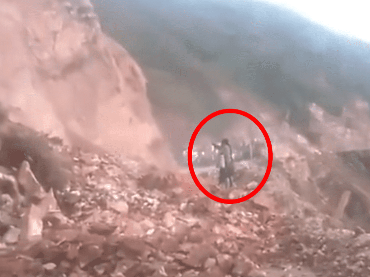 “Bruja” intenta detener deslave, y muere