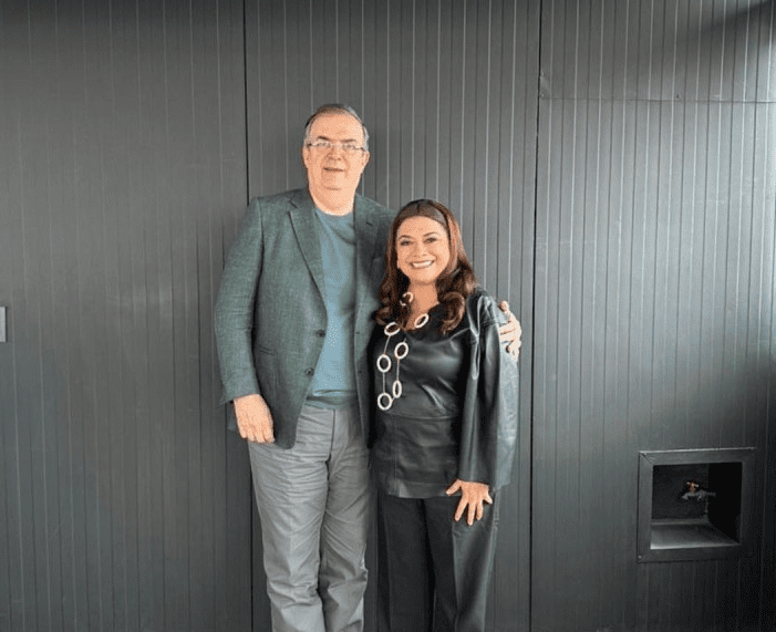 Brugada se encuentra en una reunión con Marcelo Ebrard