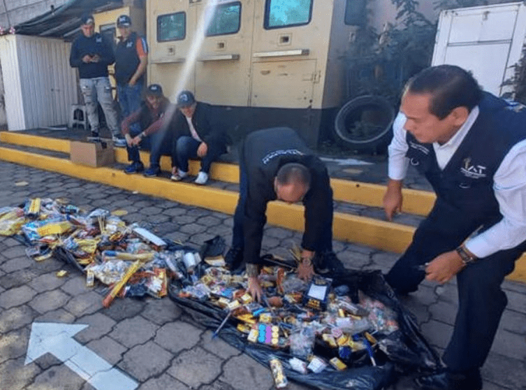 Confiscan 18 kilos de cohetes en tianguis de Tlalpan