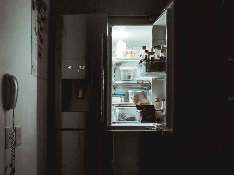 Descubren un cadáver en el congelador durante visita navideña